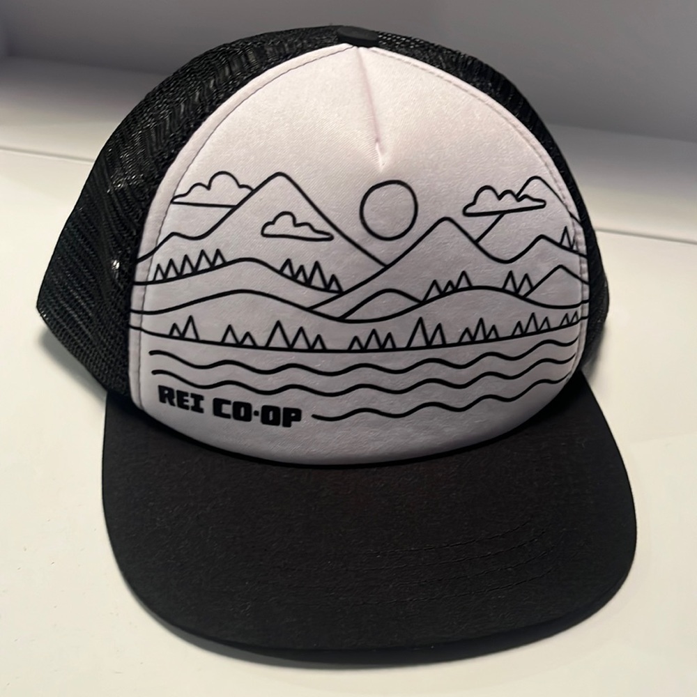 REI- CO-OP BOCO Gear Black & White Flat Bill Snap Back Trucker Hat